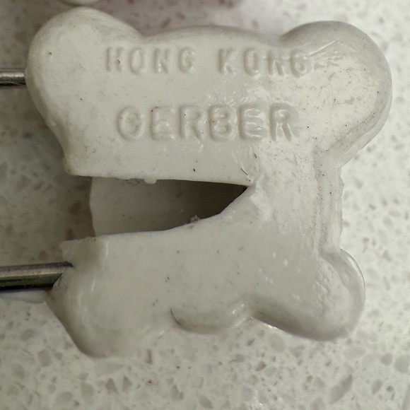 Set of 4 Vintage Bear Diaper Pins White Bears Red Bow Ties Nursery Retro Baby - Picture 5 of 7